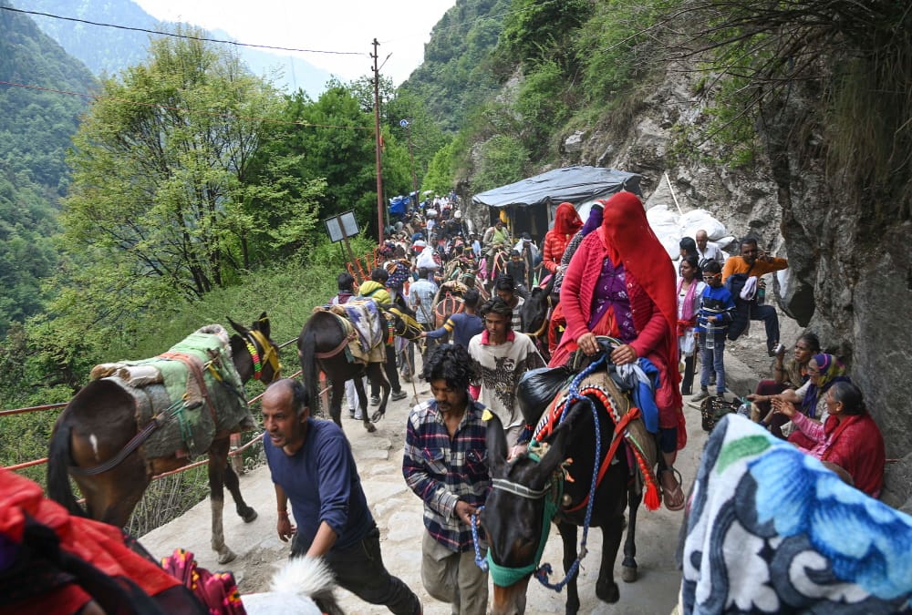 Chardham Yatra 2024 Pilgrims Made Record in Kedarnath Dham Two lakh reached in One Week