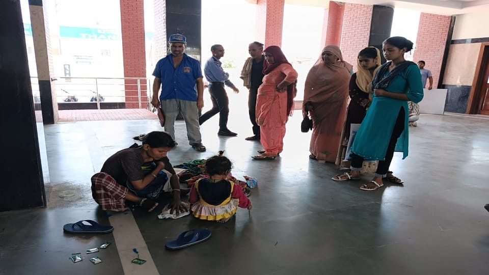 Woman disturbance at Hathras City Station