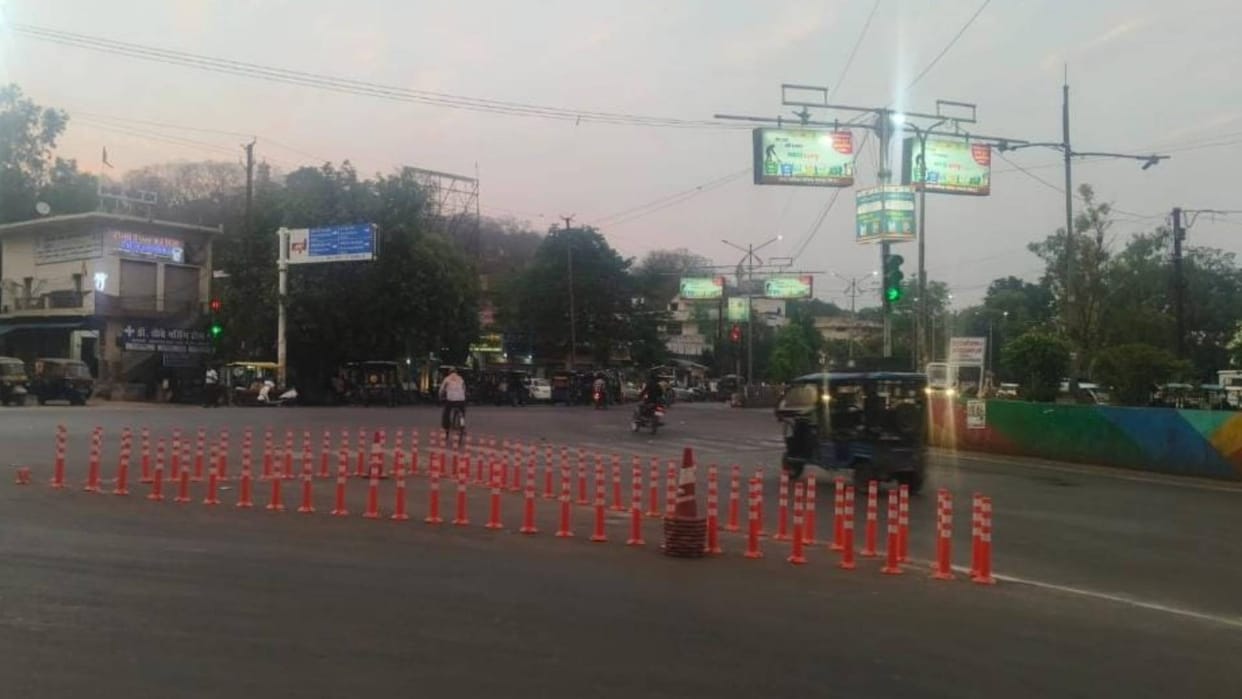 Chhatarpur There will be no traffic signals in city now vehicles will run without signals at intersections