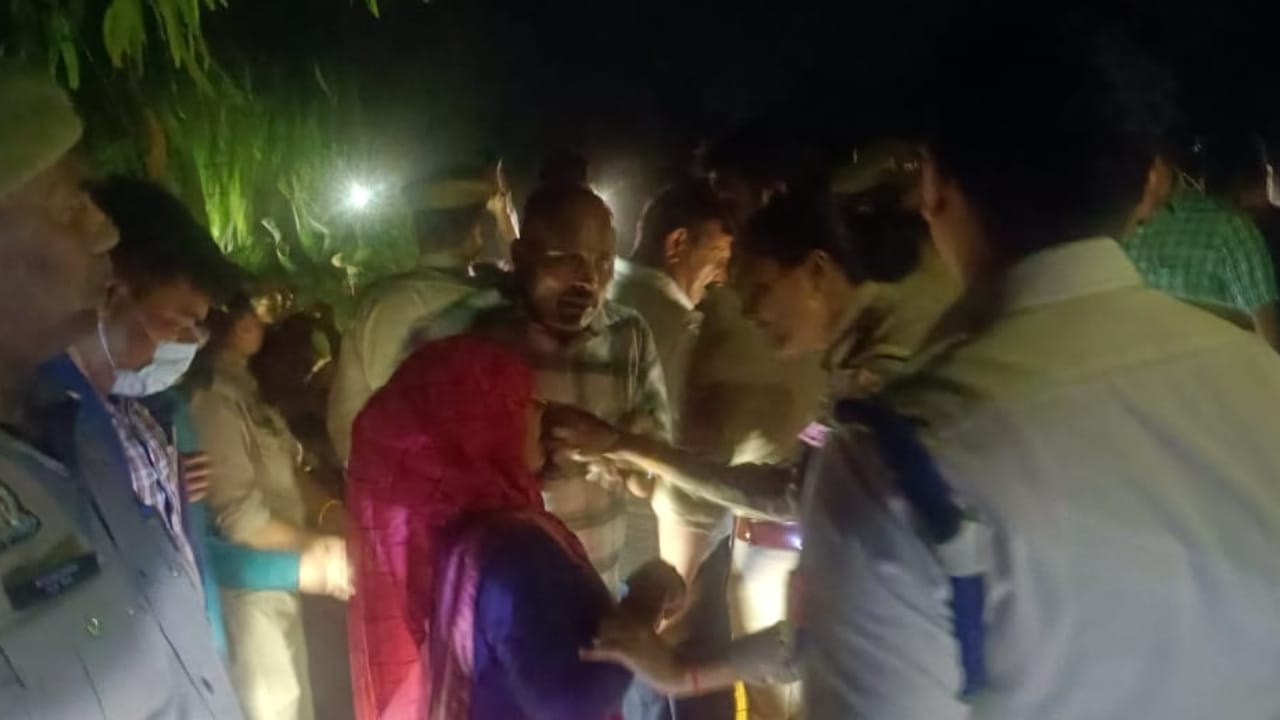 angry people created a jam After the murder of a married woman in Bareilly