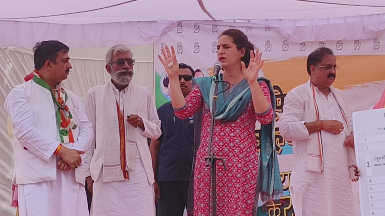 Priyanka Gandhi addressed a jansabha in Unchahar Raebareli.