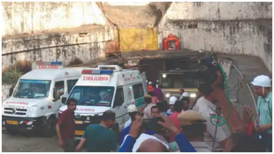 Rajasthan: All 14 officers trapped in Copper Mine were rescued safely, 3 seriously injured referred to Jaipur