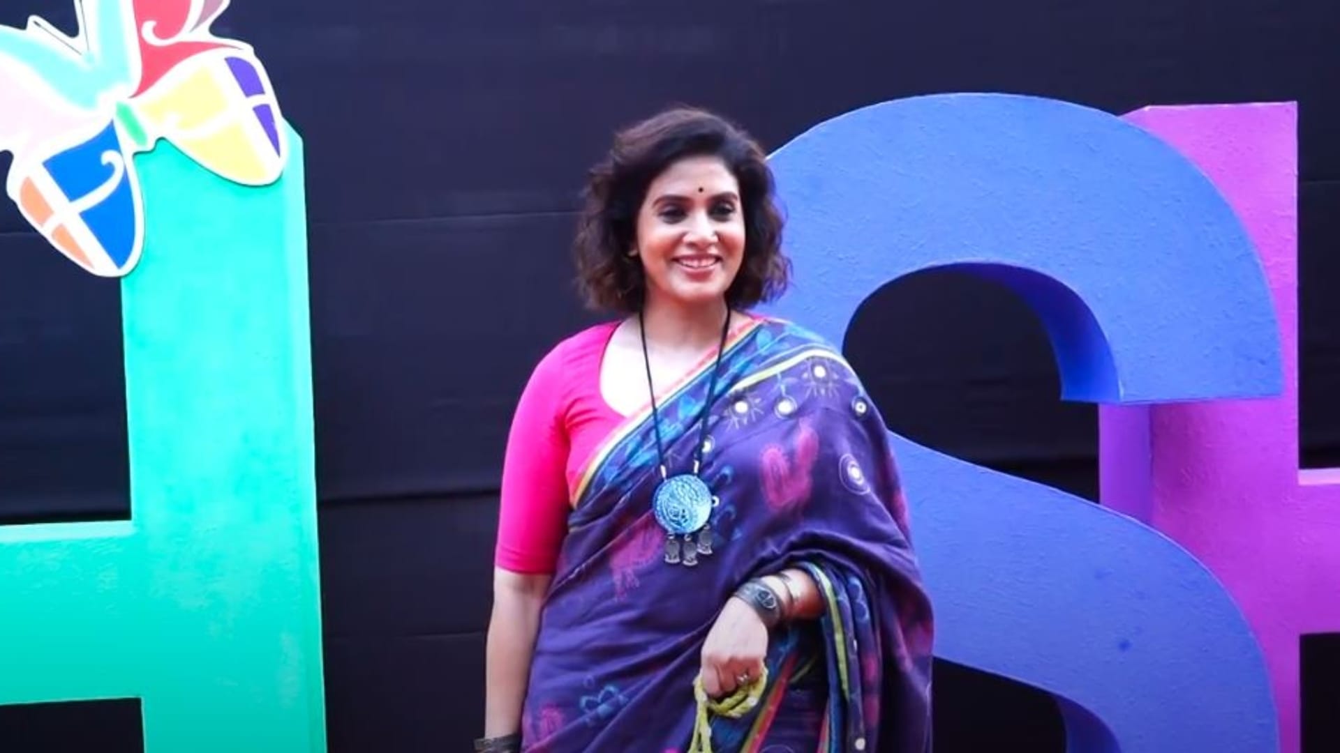 Sonali Kulkarni reveals Hrithik Roshan introduced himself with his father name added that he was a struggler