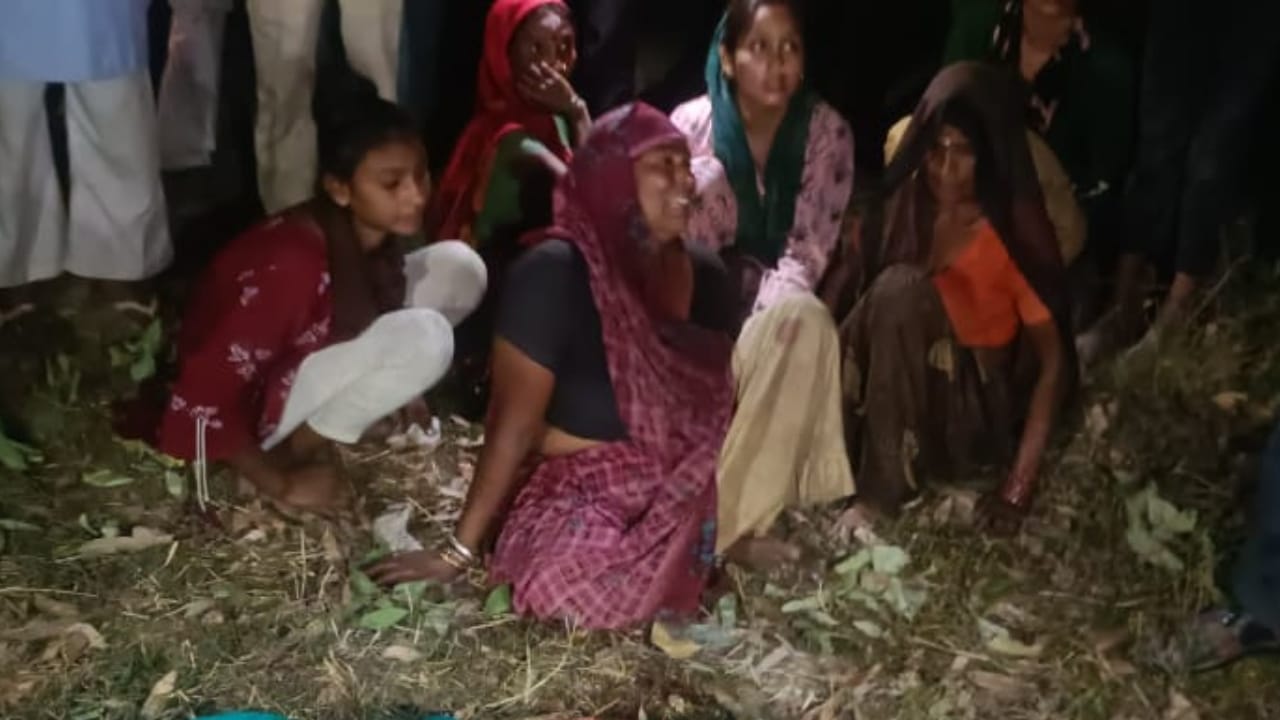 angry people created a jam After the murder of a married woman in Bareilly