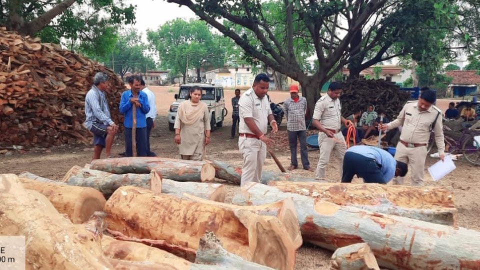 SDO Dimpy Bais raids saw mill in Balod
