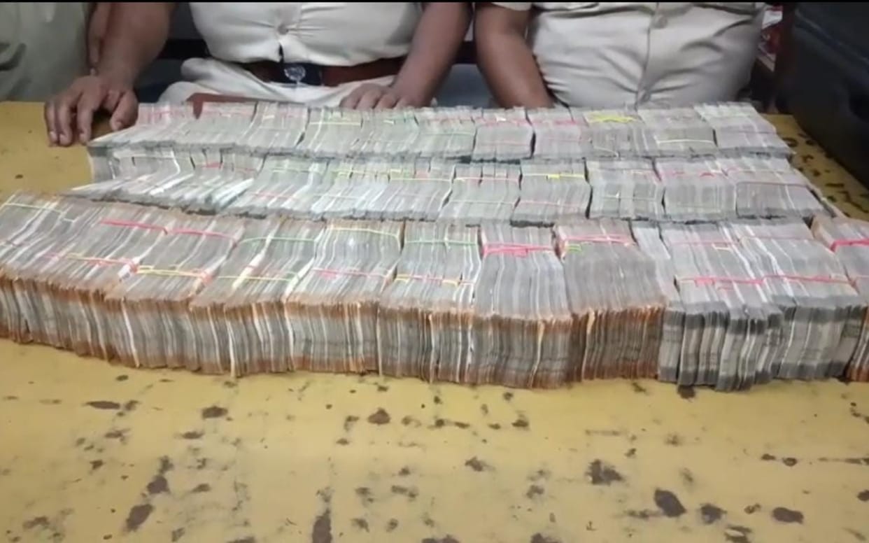 Bihar News: Begusarai Railway Police arrested a person with Rs 67 lakh 28 thousand.bihar police