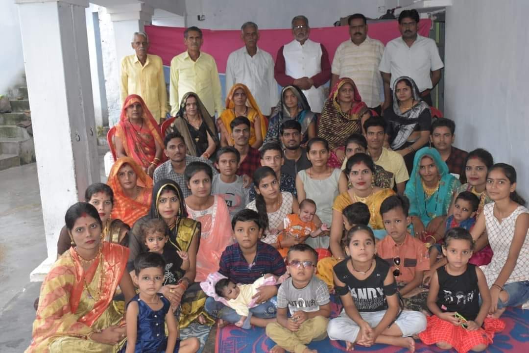 Chhatarpur: The tradition of joint family continues in Bundelkhand, 38 members live in one house.