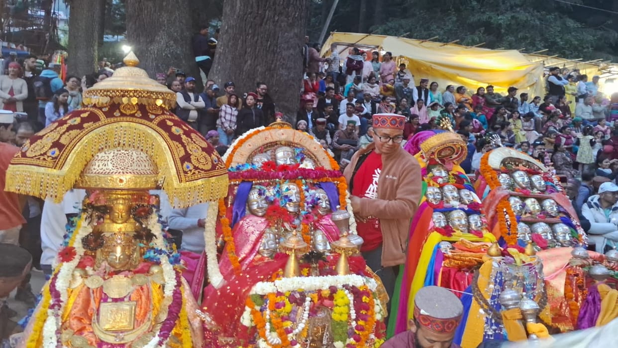 A grand Dev Samagam took place in the Dhungri fair Kullavi Nati in the fair ground