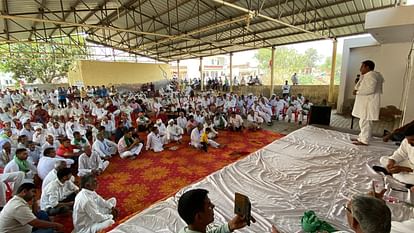 Hisar: कैमरी में किसान-मजदूरों की हुई पंचायत, दो दिन में एससी-एसटी एक्ट के मुकदमे वापस कराएंगे Hisar: Panchayat of farmers and laborers held in Camry, SC-ST Act cases will be returned in two days