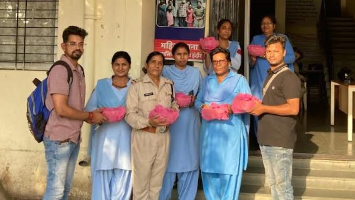 Indore: 'Dana-Paani' is a commendable initiative to quench the thirst of birds in the scorching heat