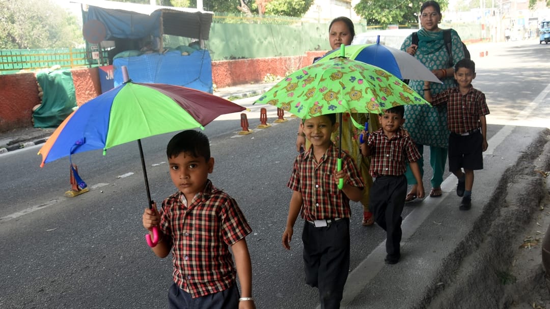 jammu kashmir Weather : Heat intensified in Jammu mercury reached 40 chances of rain in some parts on May 18