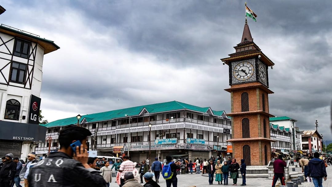 Pahalgam terror attack Panic due to terrorist attack Dehradun people are cancelling bookings for Kashmir