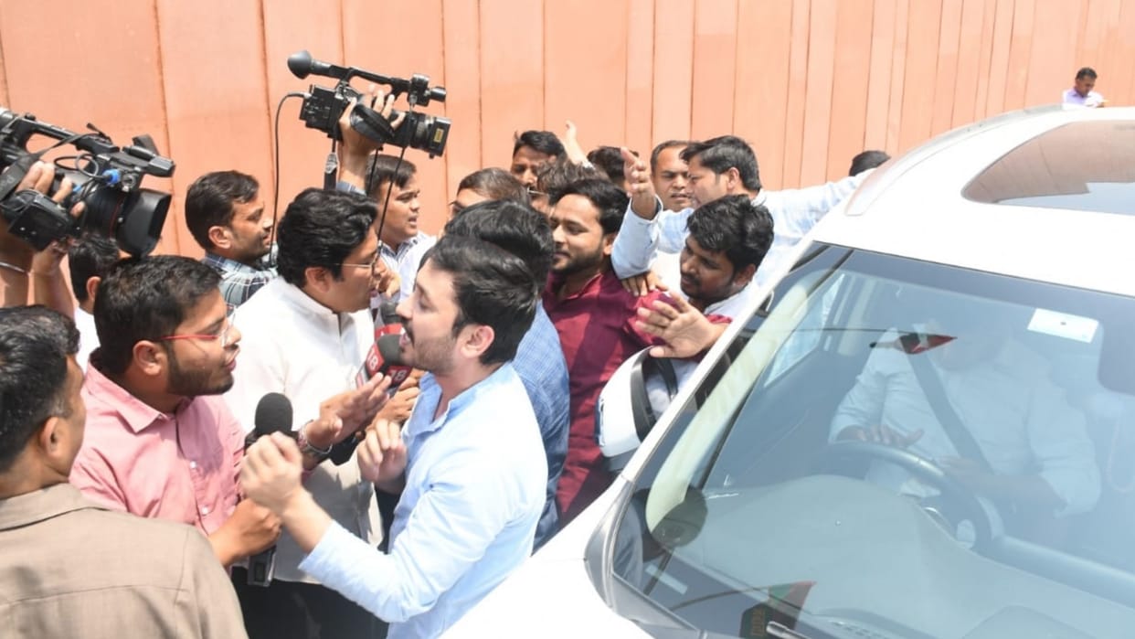 AAP activists stops media to talk to Vibhav Kumar.