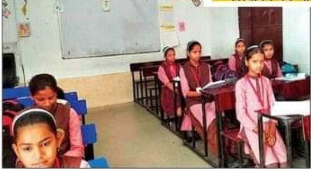 Projectors of crores become junk in government schools in Meerut and read Amar Ujala special report