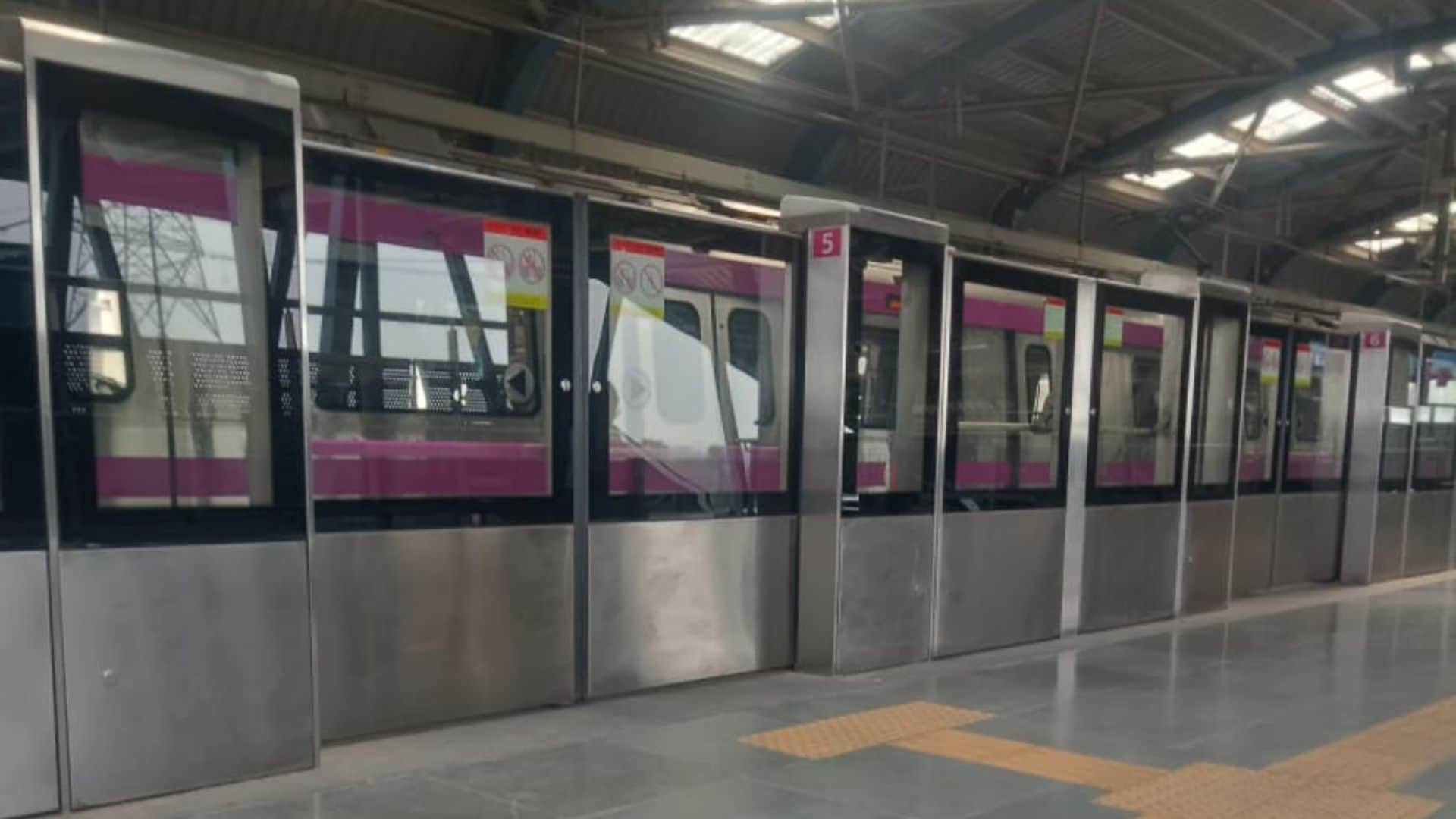 Noida Botanical Garden Wins Best Metro Station Award DMRC news