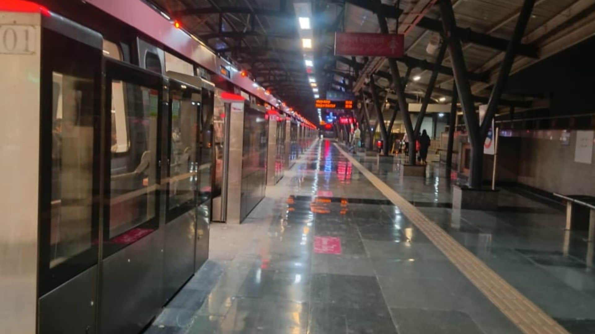 Noida Botanical Garden Wins Best Metro Station Award DMRC news