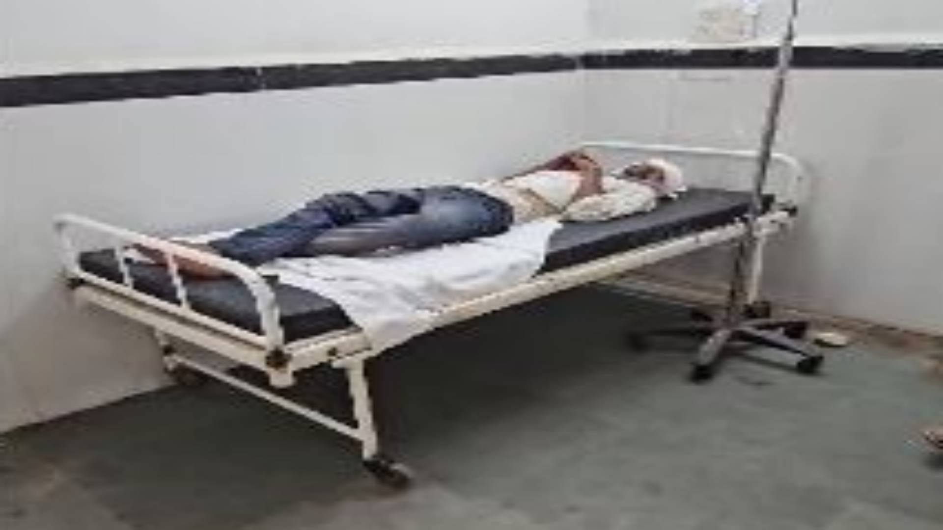 अस्पताल में भर्ती घायल