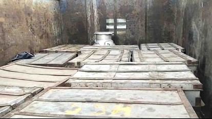 Dausa News: दौसा खाद्य विभाग की कार्रवाई; पिकअप से 400 किलो पनीर किया जब्त, मामले की जांच में जुटी टीम Dausa News: Dausa Food Department seized 400 kg of cheese from the pickup.