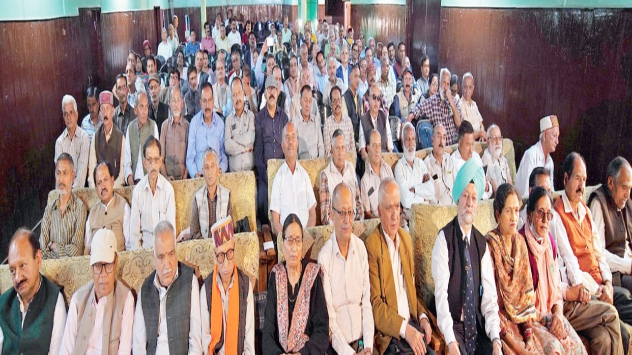 Political parties are putting strings on pensioners, BJP leaders reached the conference of many organizations