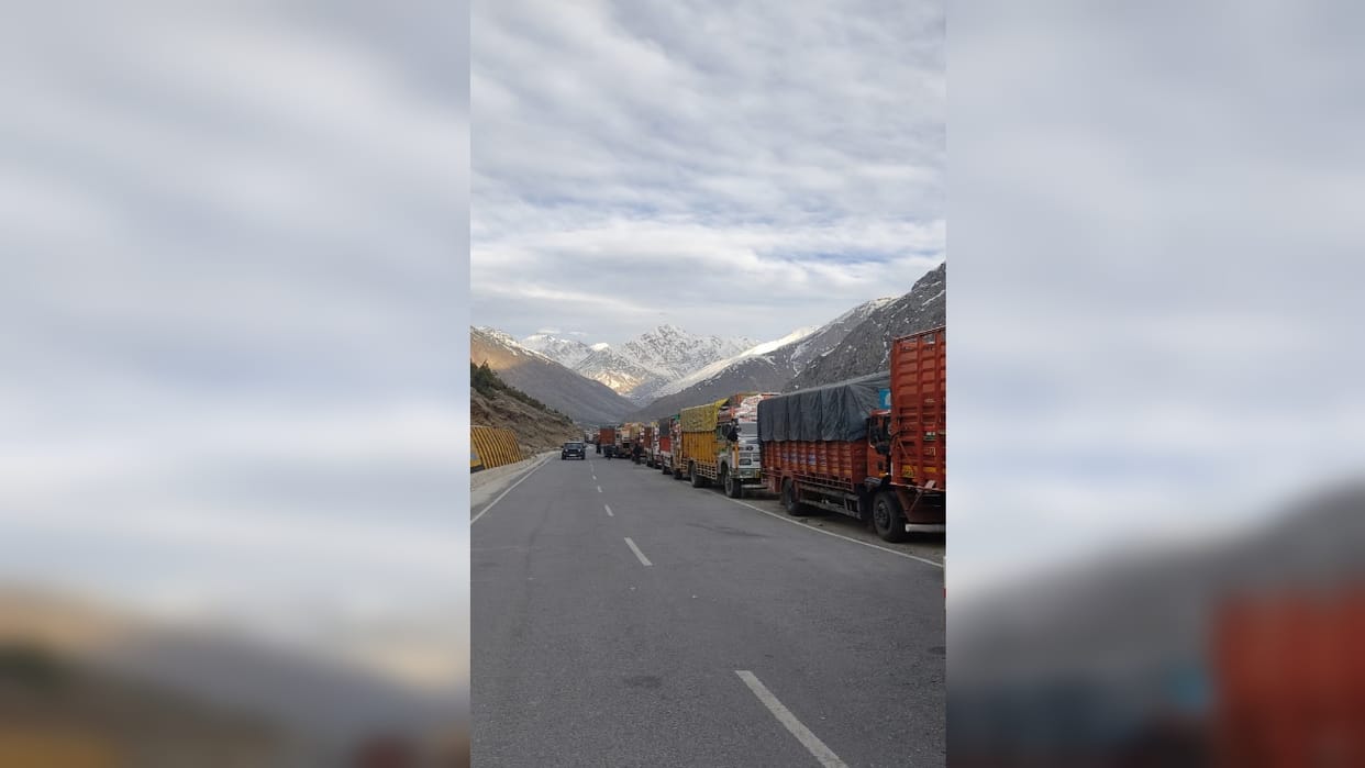 200 trucks 350 drivers and helpers stranded in Darcha Lahaul Spiti
