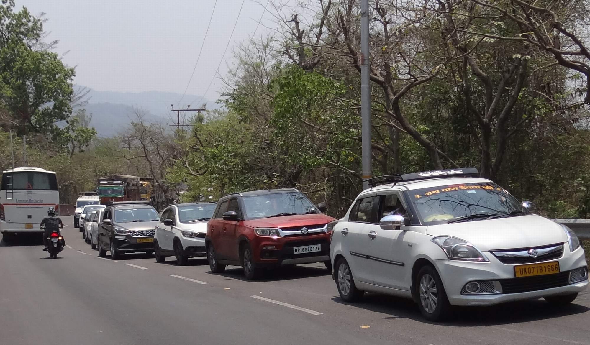 Chardham Yatra 2024 Administration stopped more than 1500 Pilgrims in 500 vehicles at various places