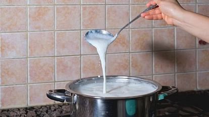 Blind daughter in love: poisonous milk was given to the whole family at the behest of Aashiq, father saved the game on life Girl mixed pesticide in milk and Gave it to her family