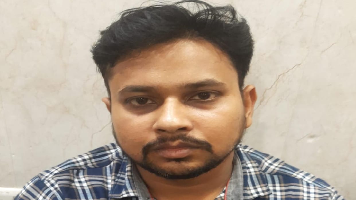 Chakbandi accountant arrested for taking bribe in bareilly