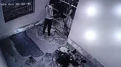 Bihar News: love affair jija sali suicide in araria bihar police aerial firing, people set fire police station