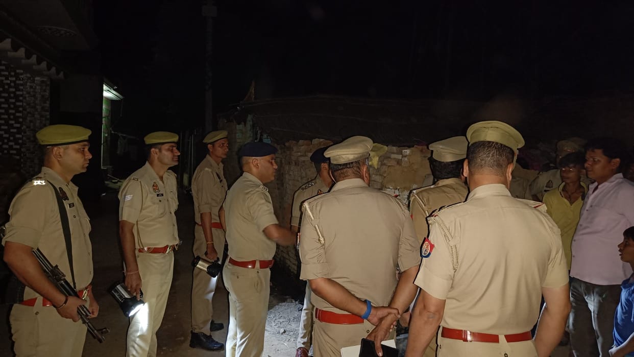 Murder of two sisters revealed in Bijnor and elder sister strangled both of them to death
