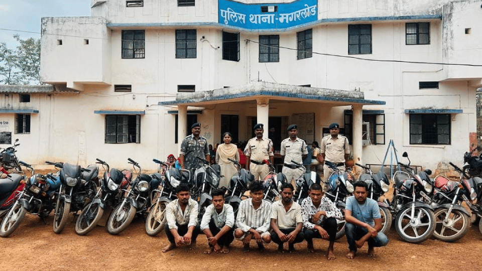 बाइकों के साथ चोर भी गिरफ्तार
