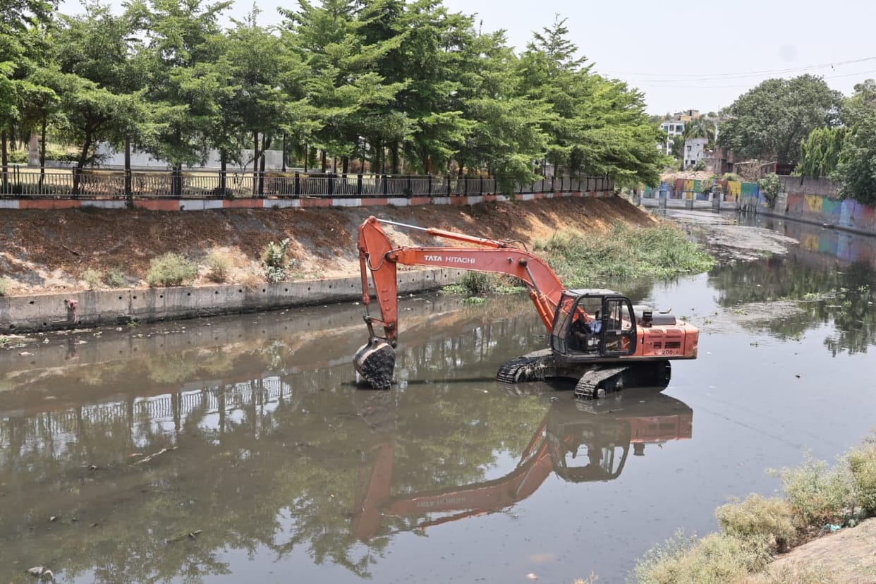 Indore: Monsoon audit- Emphasis on cleaning drains, dangerous houses and weak drainage system.
