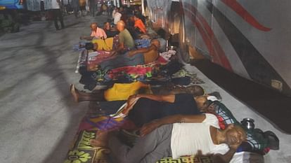 Chaos in Chardham Yatra 2024 Pilgrims staying in transit camp lose patience created ruckus Rishikesh Yamunotri