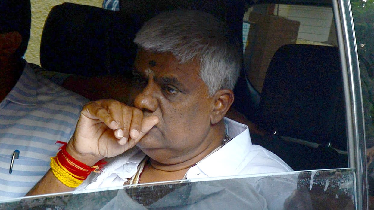Court extends interim anticipatory bail granted to JD(S) MLA Revanna till May 20