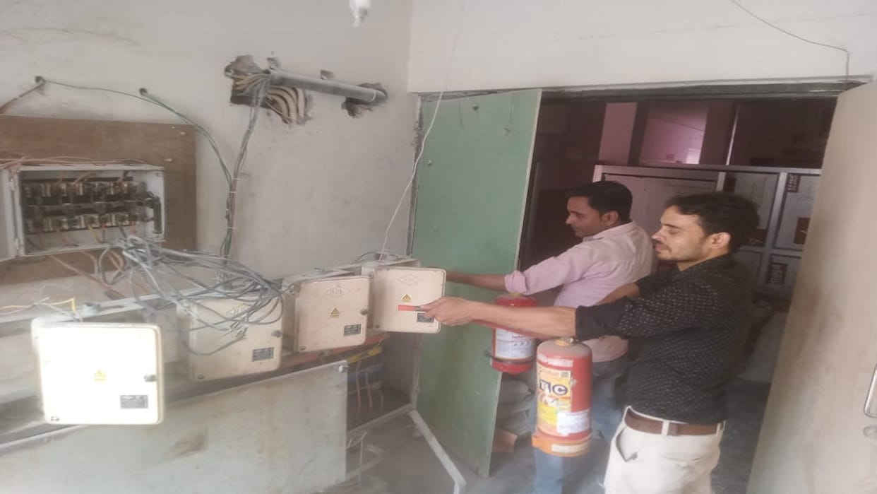 Fire broke out due to short circuit in the power supply panel of government hospital
