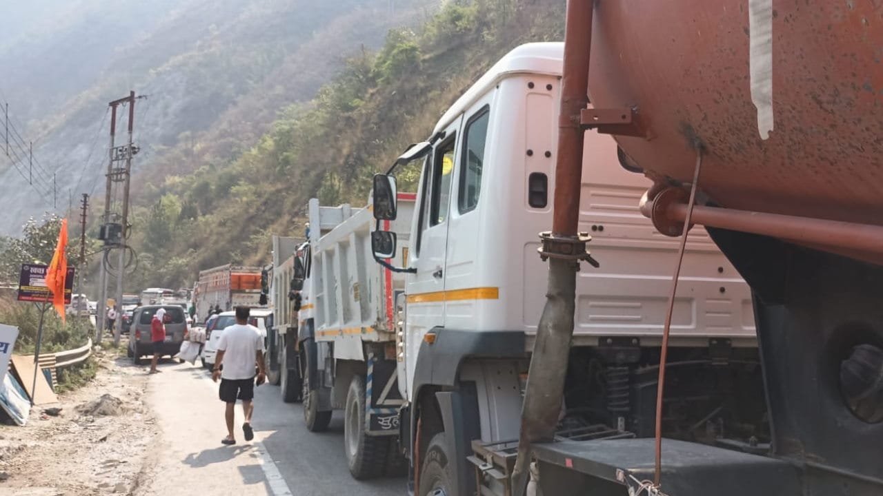 Gangotri Dham Outrage against Main stop Gangnani one-way-gateway system Chardham Yatra 2024