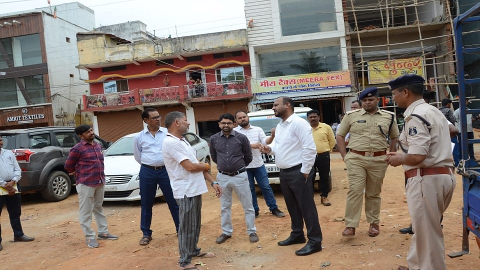 One way system ended parking lot inspected appeal to maintain traffic order in Jagdalpur