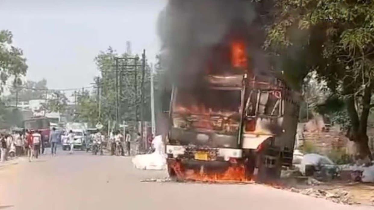 DCM filled with grocery and electrical goods burnt, loss of Rs 35 lakh, fire brigade brought it under control