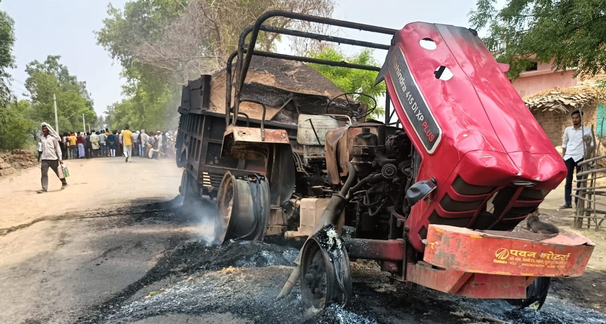Hamirpur Road Accident, Tractor-trolley hits Scooty, one student dies, condition of other is critical