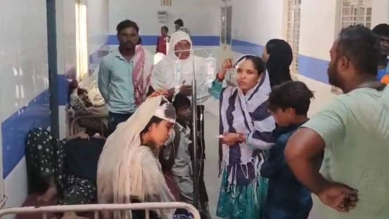 Khargon News Four women were assaulted and injured for parking their car in front of their house