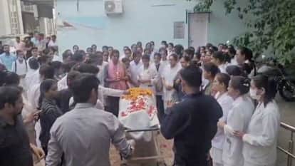 Vidisha News Dean and staff paid tribute to nurse found dead in medical college