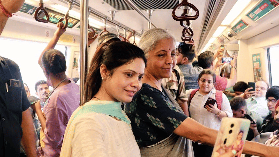 Union Finance Minister Nirmala Sitharaman traveled to Laxmi Nagar in Delhi Metro today
