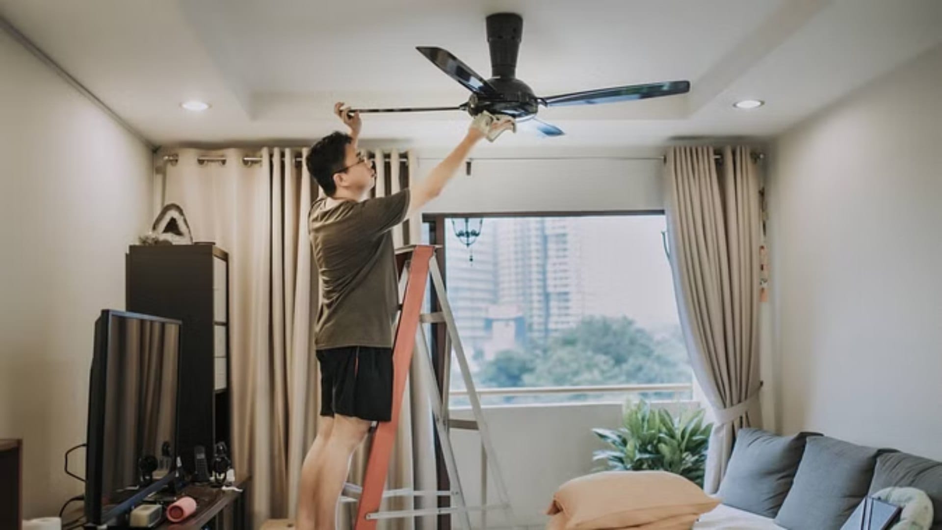 Fan Cleaning Tips: tips to clean ceiling fan dust and sicky blades easily