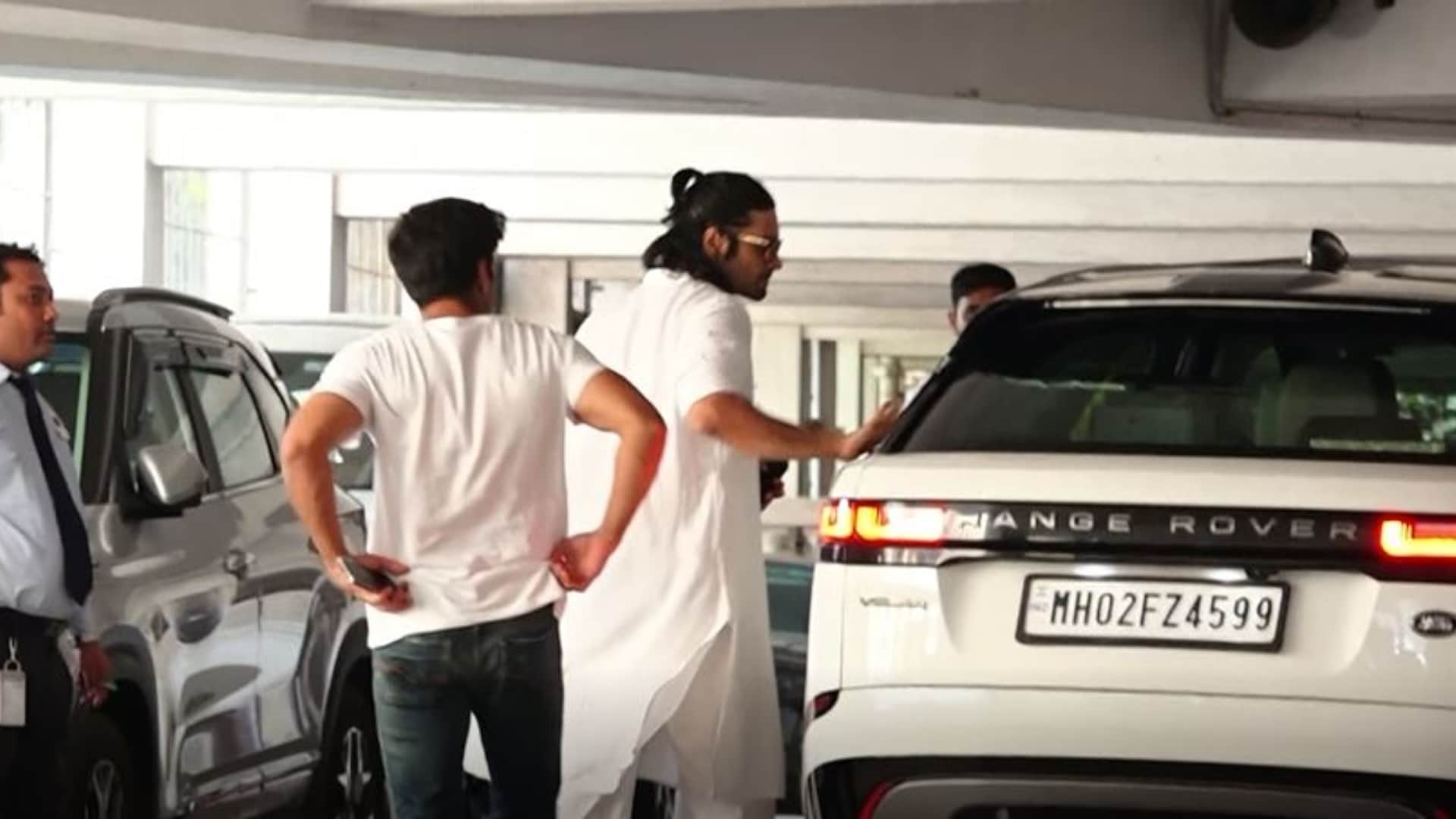 bollywood stars attended the funeral of Ritesh Sidhwani mother and consoled the family