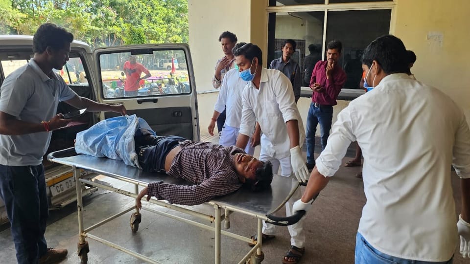 Jagdalpur News Speeding car hits bike rider