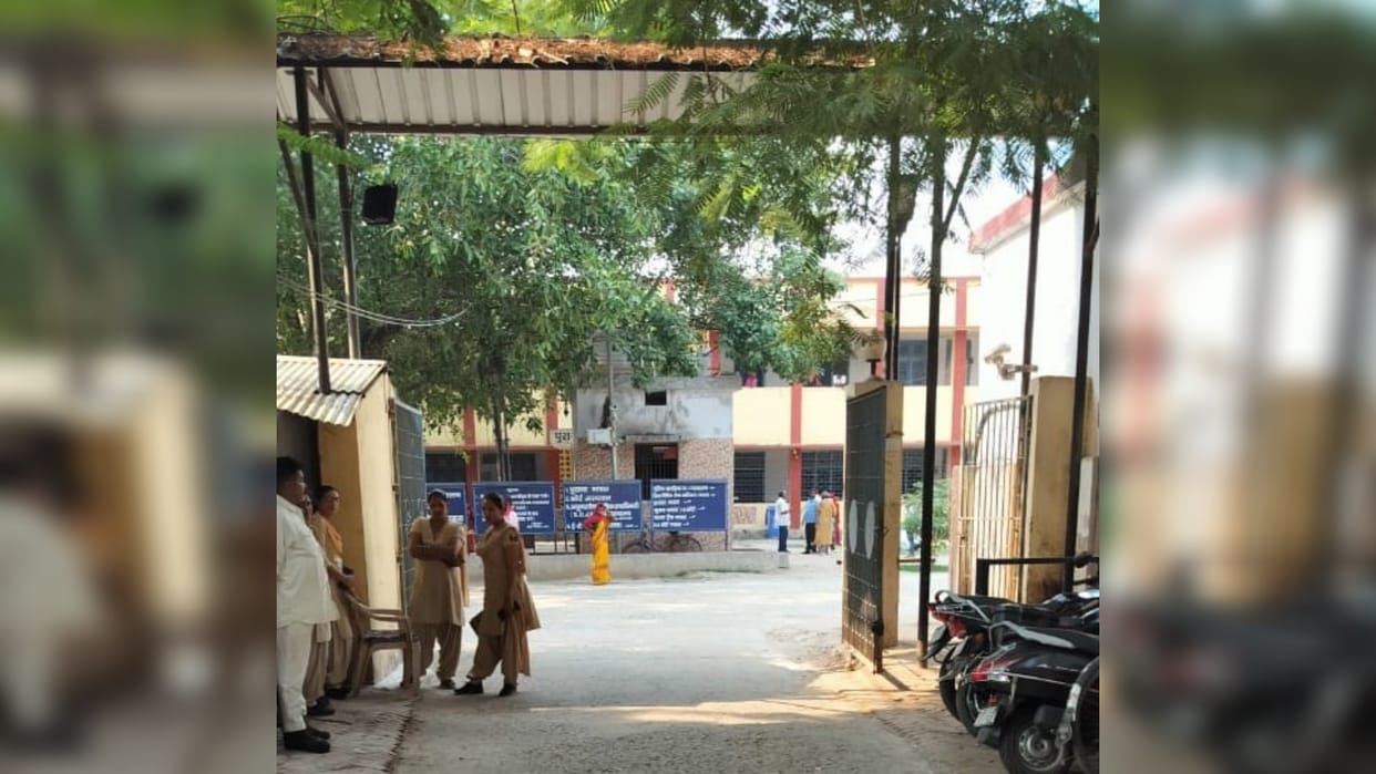 Bihar: Lawyers gave application to inspector judge of Patna High Court regarding security of Khagaria court