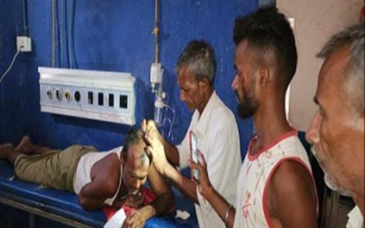 Bihar News : Operation is being done in the light of mobile torch in Sadar Hospital of Nawada.health minister