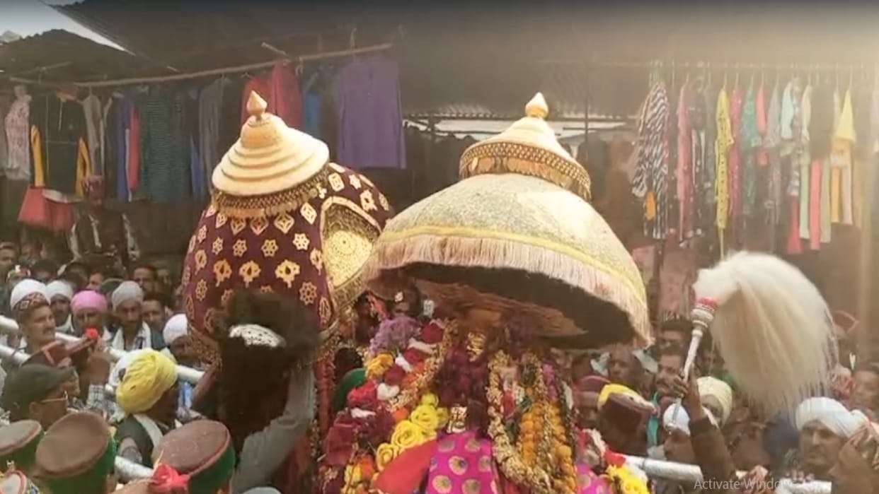 atmosphere of Banjar fair became devotional due to the grand meeting of the gods, Lakshmi Narayan