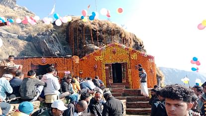 Chardham Yatra doors open of fourth Kedar Rudranath temple in Panch Kedar chief priest performed Jalabhishek