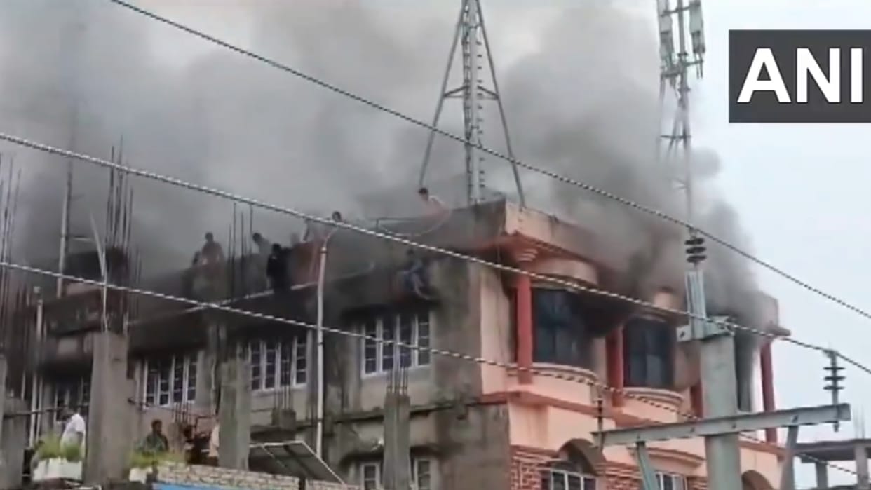 Massive fire in building in Cachar district of Assam know all Updates in hindi