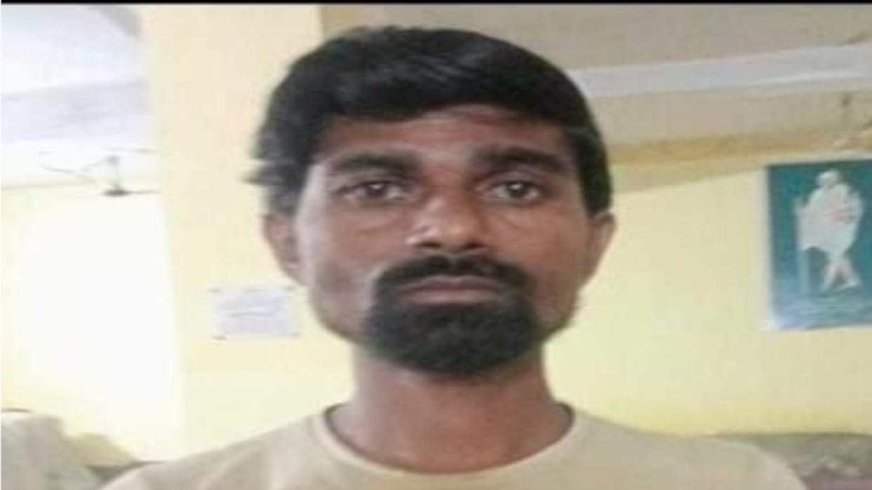 A case of brutal murder of a young man by stabbing him with a knife has come to light in Maharajganj.
